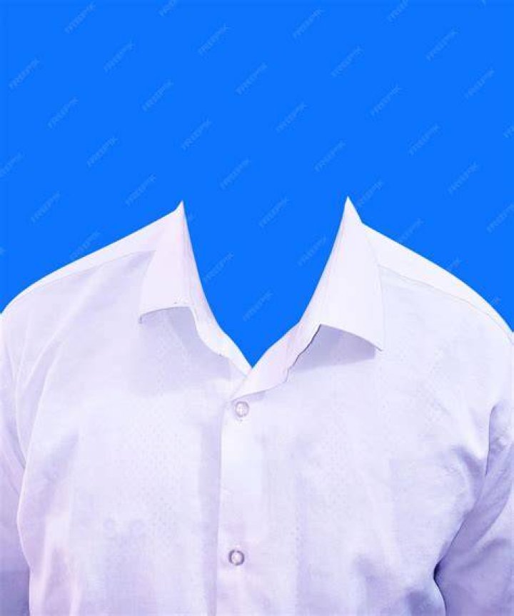 Can I wear a white shirt for a passport photo?