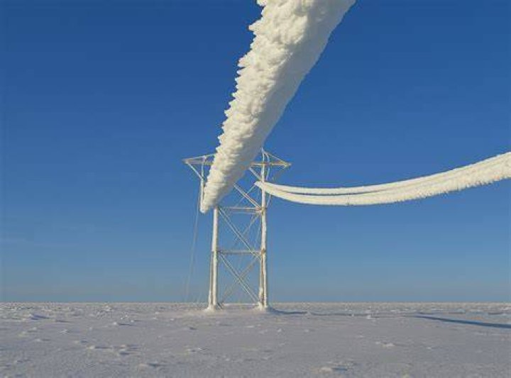 Is ice a conductor?